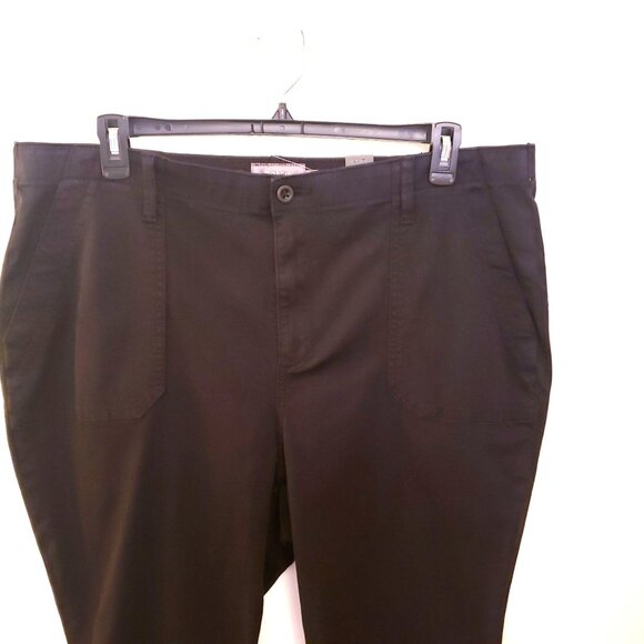 Torrid Jogger Hem Cotton Blend Pull On Black Pants w/Pockets Sz 24 NWT - Picture 3 of 12